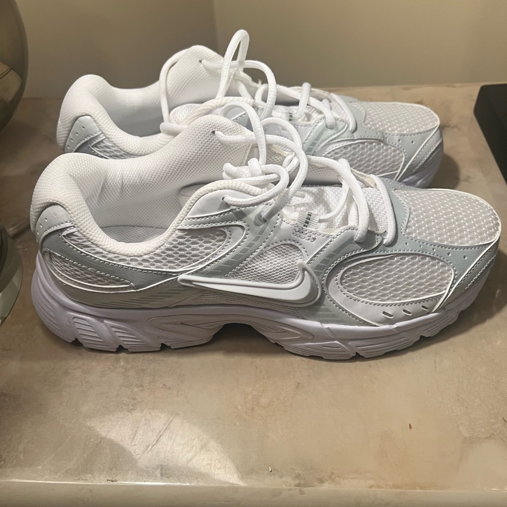 Men White Sneakers - Picture 4 of 7